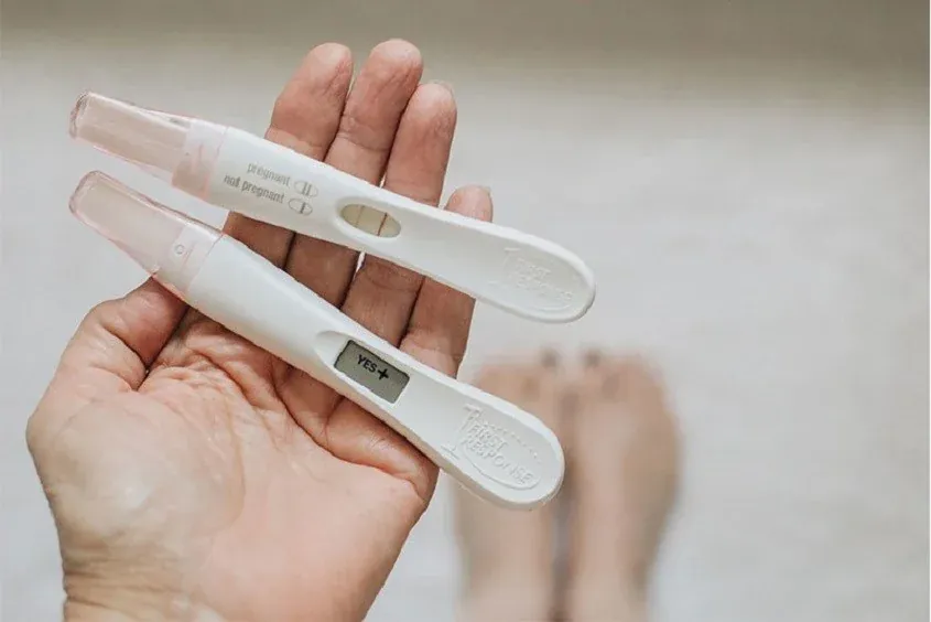 99+ hình ảnh que thử thai 2 vạch chất lượng cao đầy cảm xúc